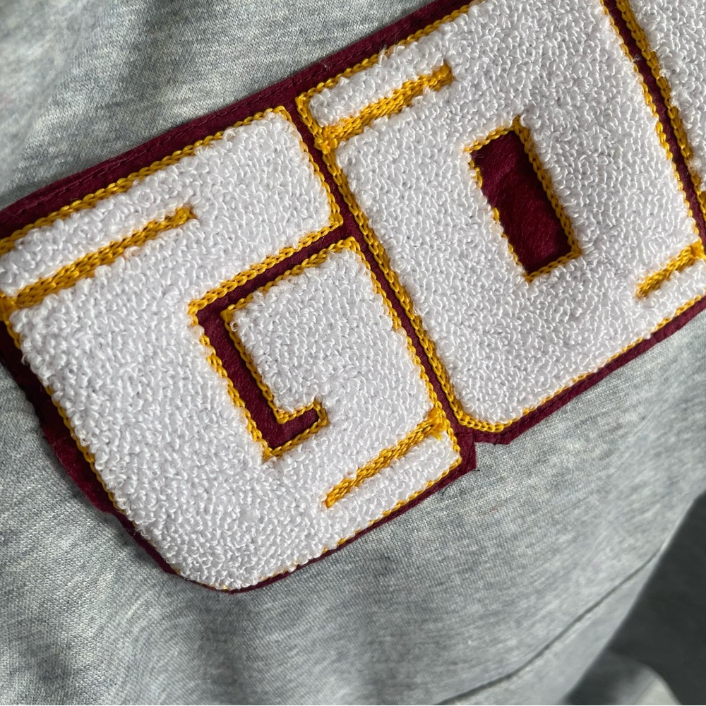 Sneakgallery "GOAT” Hoodie – Light Gray – Size S – 100% Cotton. - Picture 9 of 11